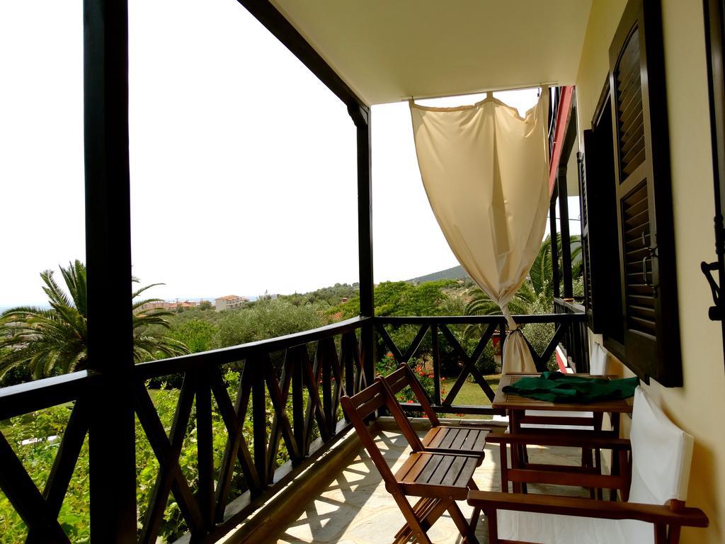 Apartments Karpetis A Green Paradise Psakoúdia Rom bilde